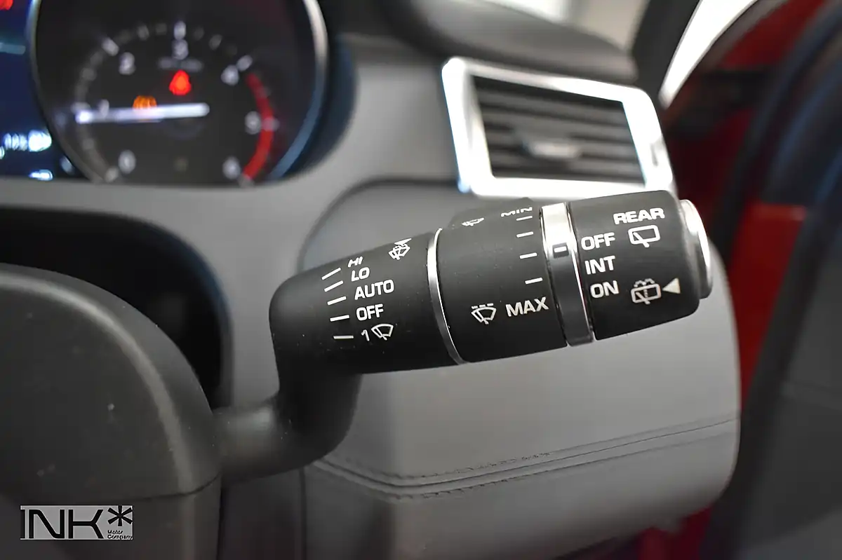 Used 2018 Land Rover Discovery Sport Hse Red - Interior and Exterior details 16