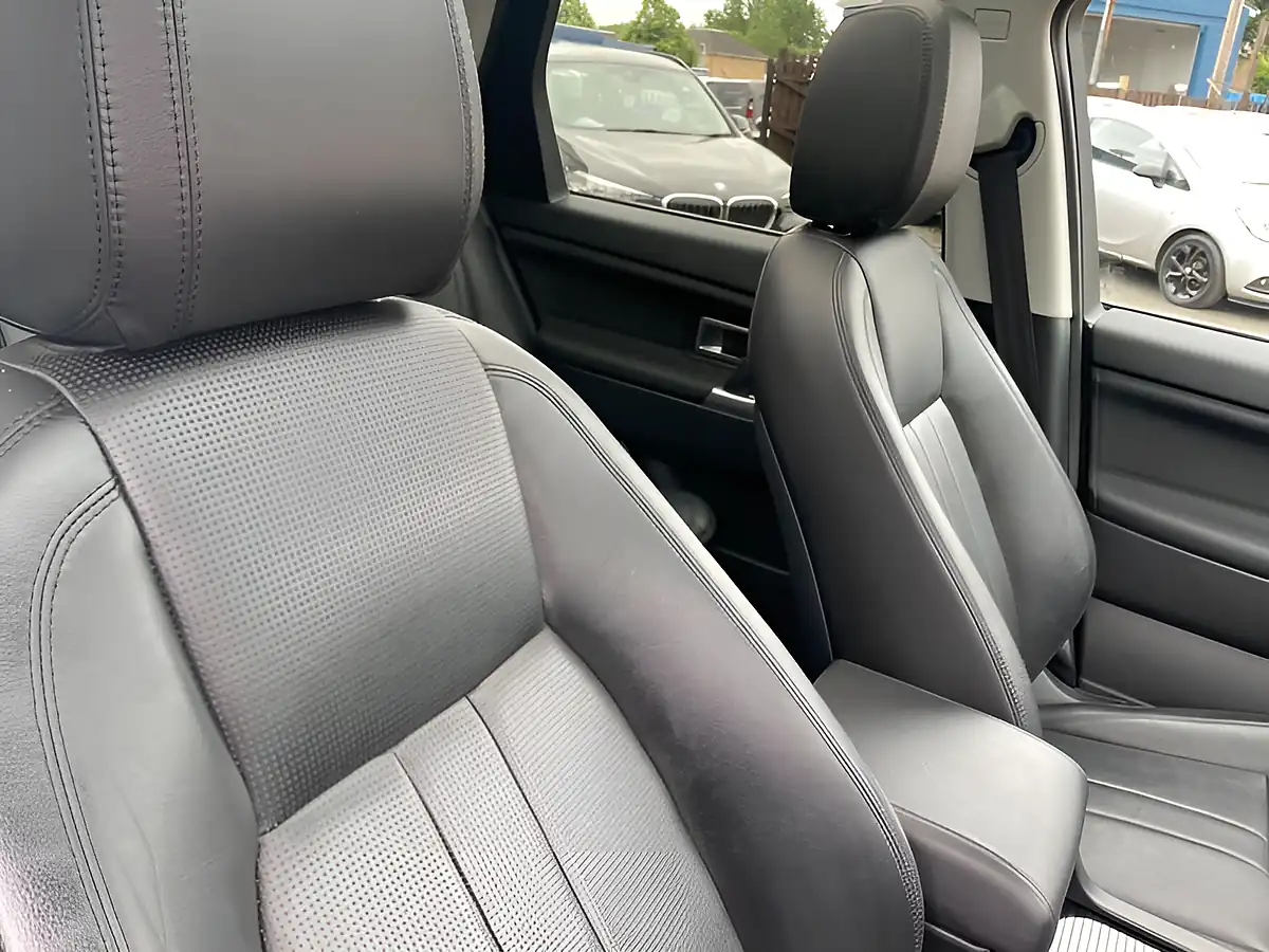 Used 2018 Land Rover Discovery Sport Hse Silver - Interior and Exterior details 10