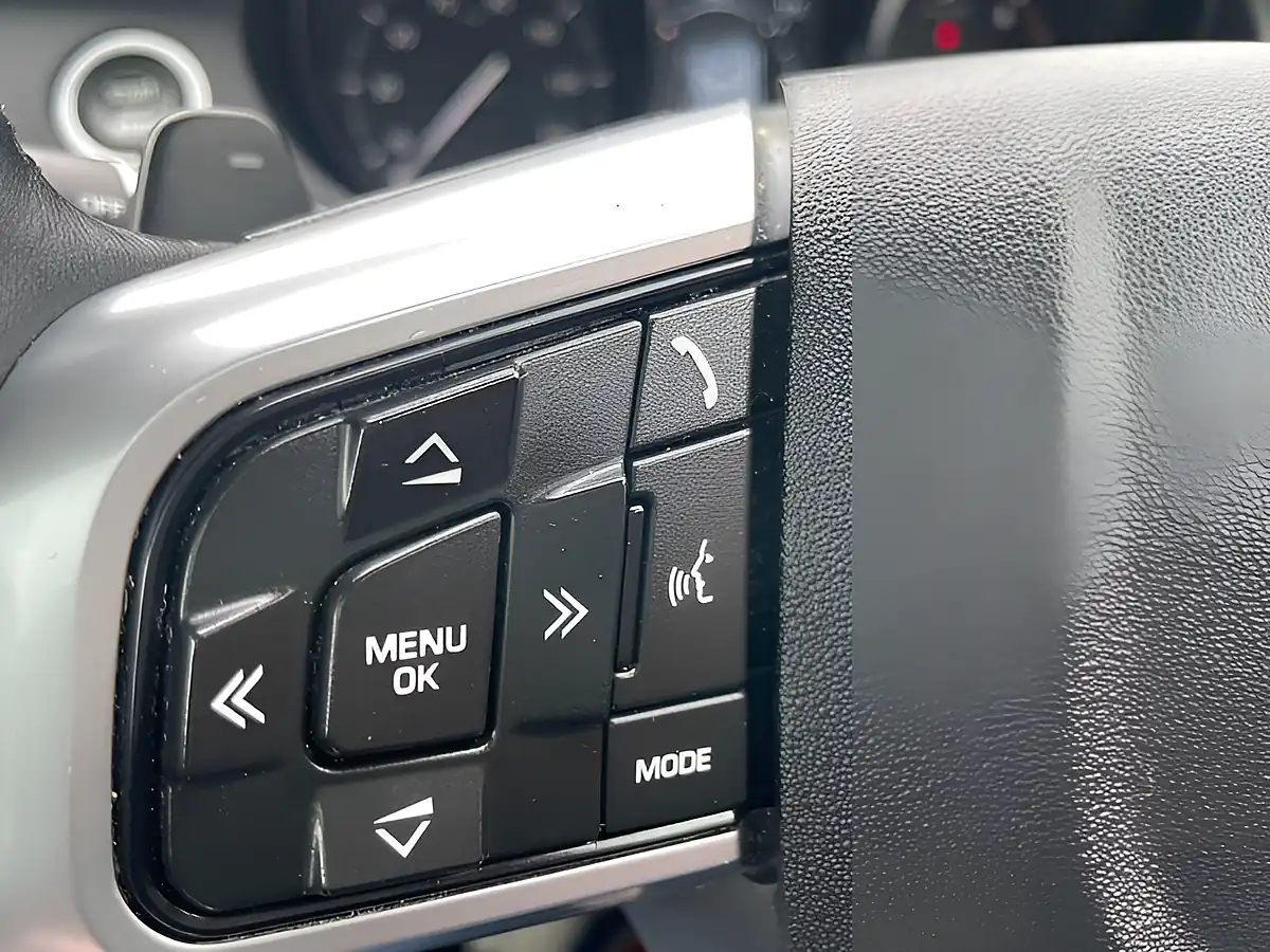 Used 2018 Land Rover Discovery Sport Hse Silver - Interior and Exterior details 14