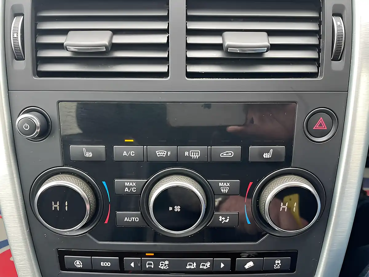 Used 2018 Land Rover Discovery Sport Hse Silver - Interior and Exterior details 16