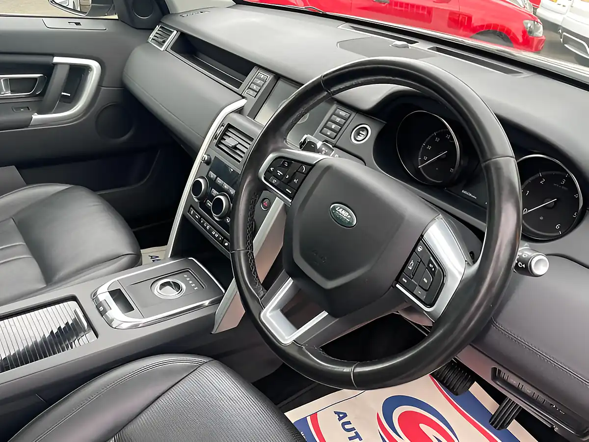 Used 2018 Land Rover Discovery Sport Hse Silver - Interior and Exterior details 9