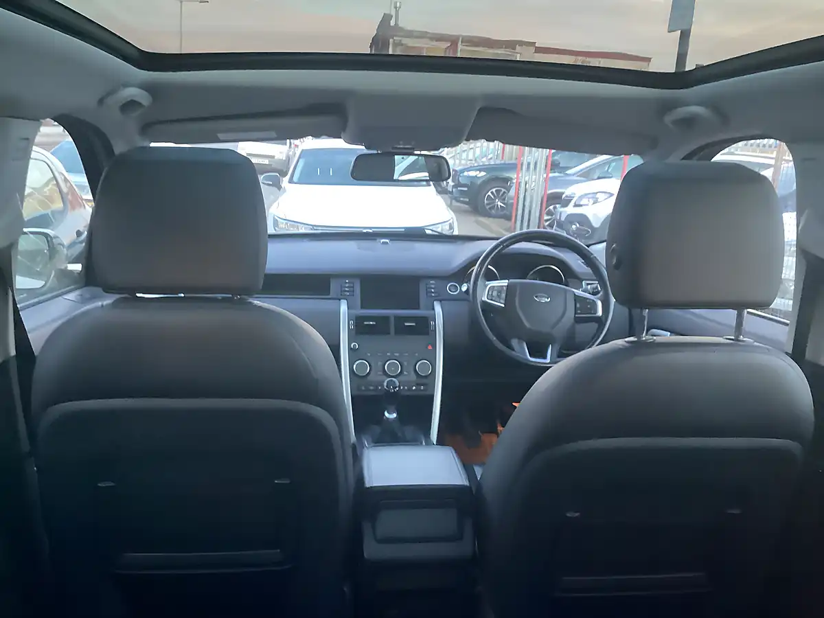 Used 2018 Land Rover Discovery Sport Hse White - Interior and Exterior details 7