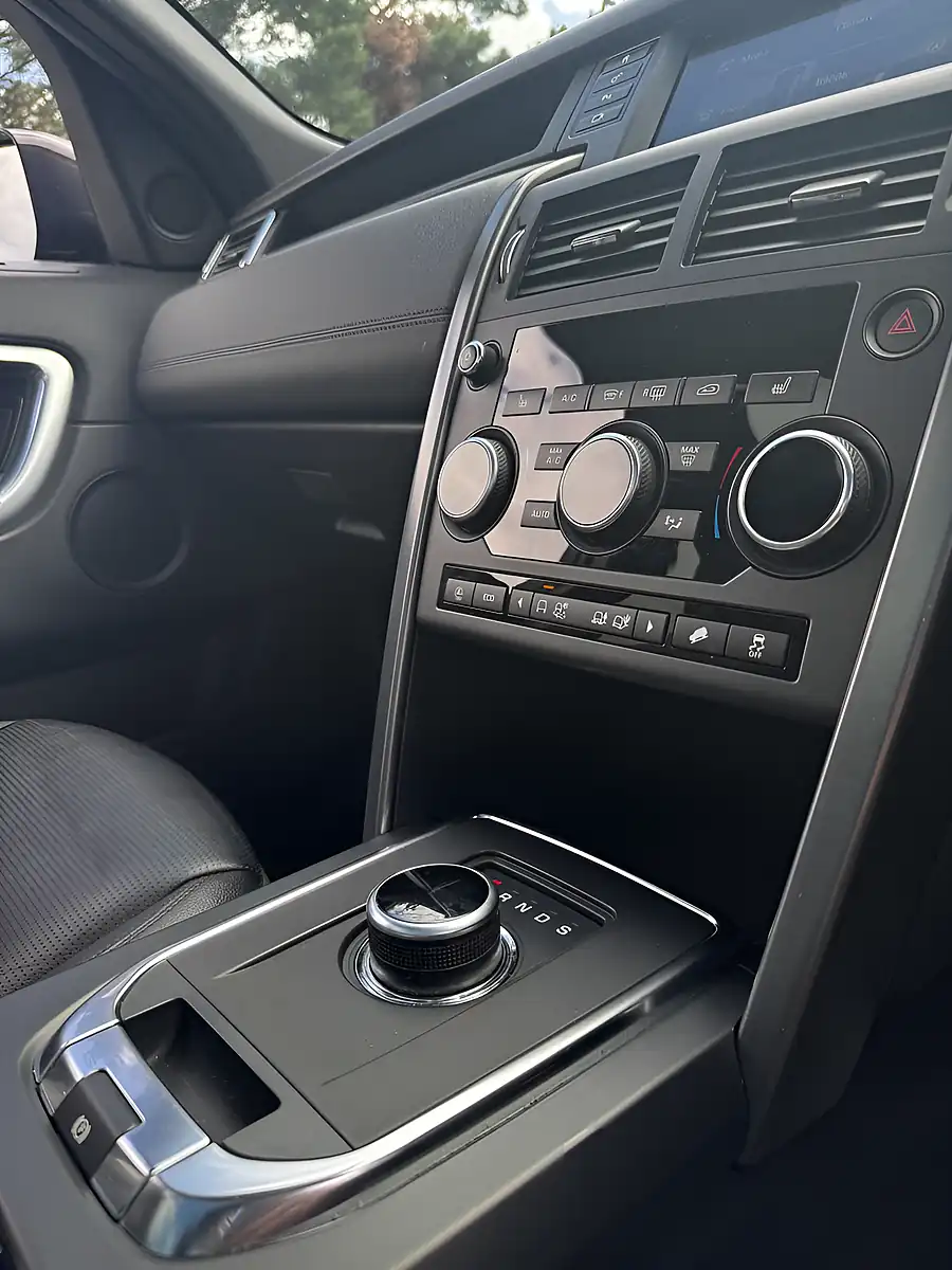 Used 2018 Land Rover Discovery Sport Landmark Black - Interior and Exterior details 16