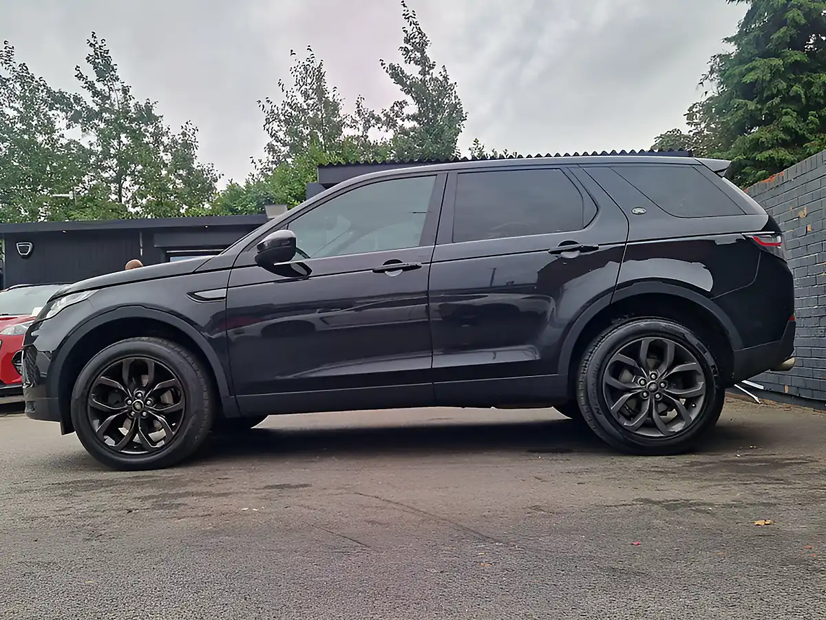 Used 2018 Land Rover Discovery Sport Landmark Black - Interior and Exterior details 6
