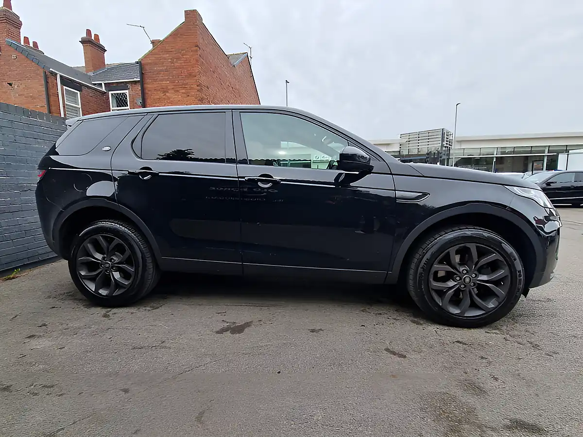 Used 2018 Land Rover Discovery Sport Landmark Black - Interior and Exterior details 7