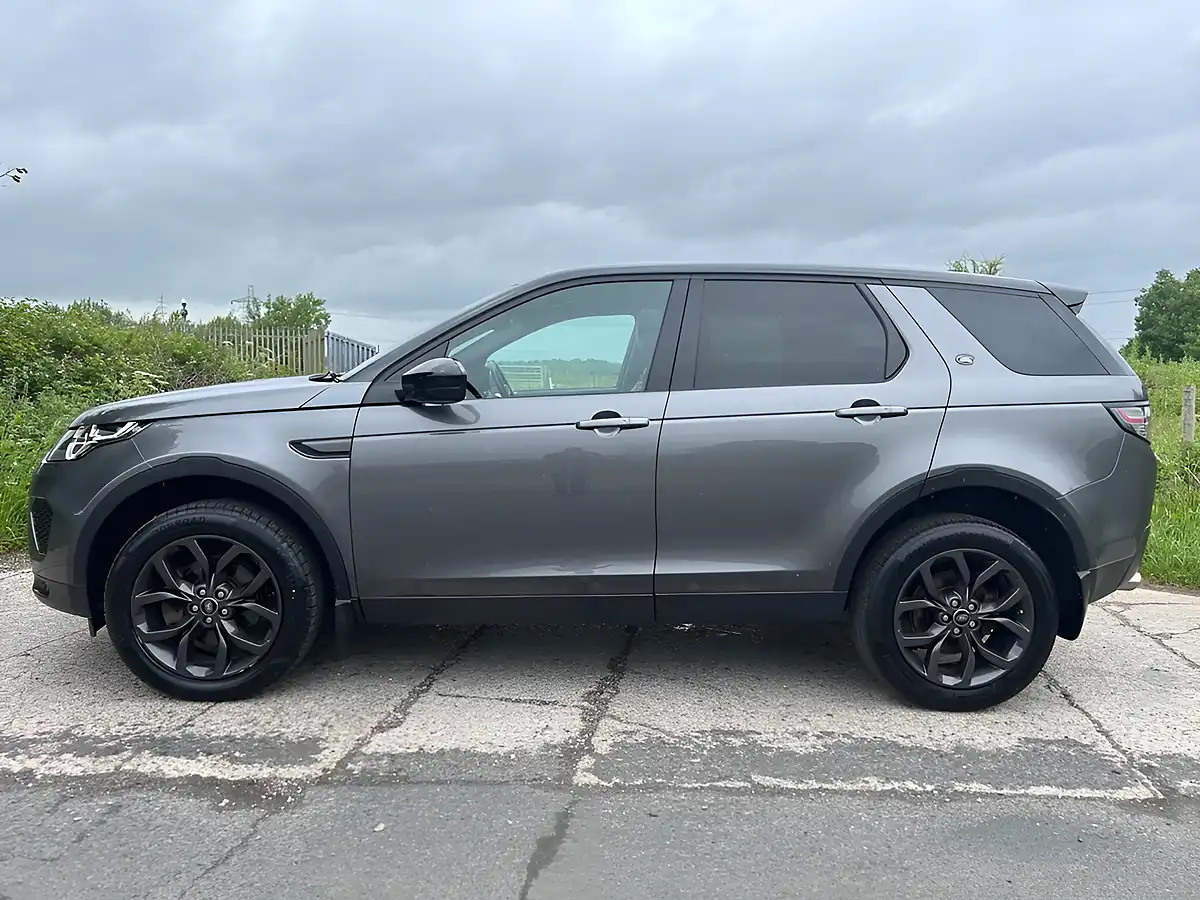 Used 2018 Land Rover Discovery Sport Landmark Grey - Interior and Exterior details 5