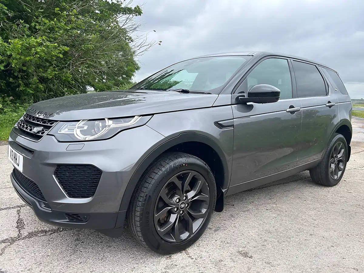 Used 2018 Land Rover Discovery Sport Landmark Grey - Interior and Exterior details 8