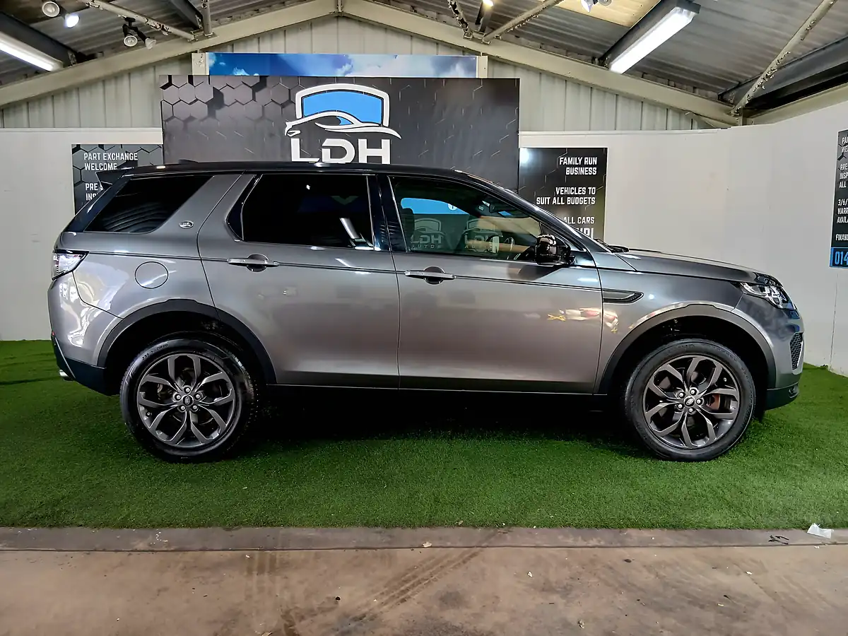 Used 2018 Land Rover Discovery Sport Landmark Grey - Interior and Exterior details 6