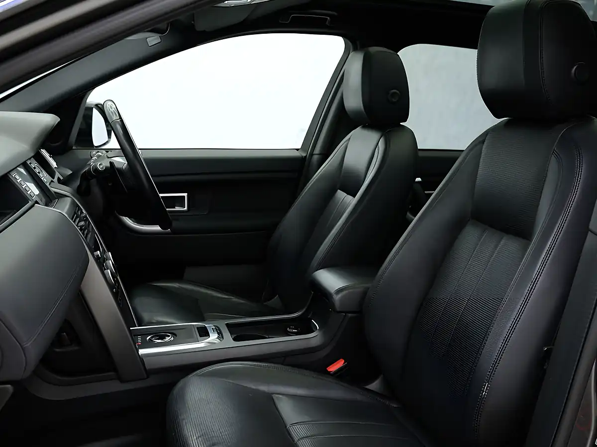 Used 2018 Land Rover Discovery Sport Landmark Grey - Interior and Exterior details 15