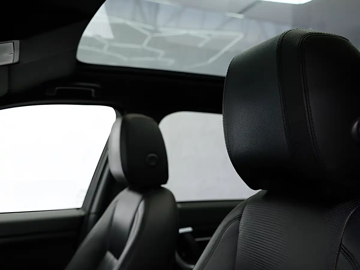 Used 2018 Land Rover Discovery Sport Landmark Grey - Interior and Exterior details 16