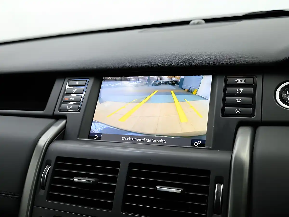 Used 2018 Land Rover Discovery Sport Landmark Grey - Interior and Exterior details 20