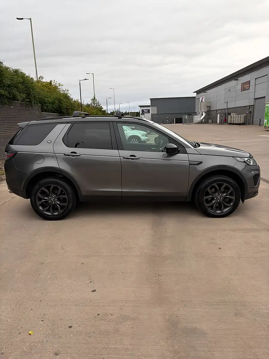 Used 2018 Land Rover Discovery Sport Landmark Grey - Interior and Exterior details 6