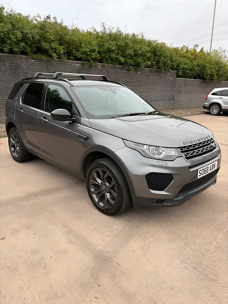 Used 2018 Land Rover Discovery Sport Landmark Grey - Interior and Exterior details 7