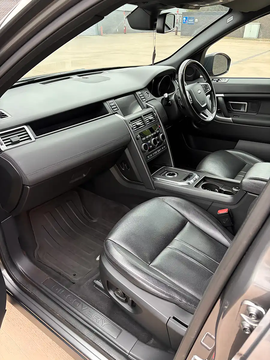 Used 2018 Land Rover Discovery Sport Landmark Grey - Interior and Exterior details 8
