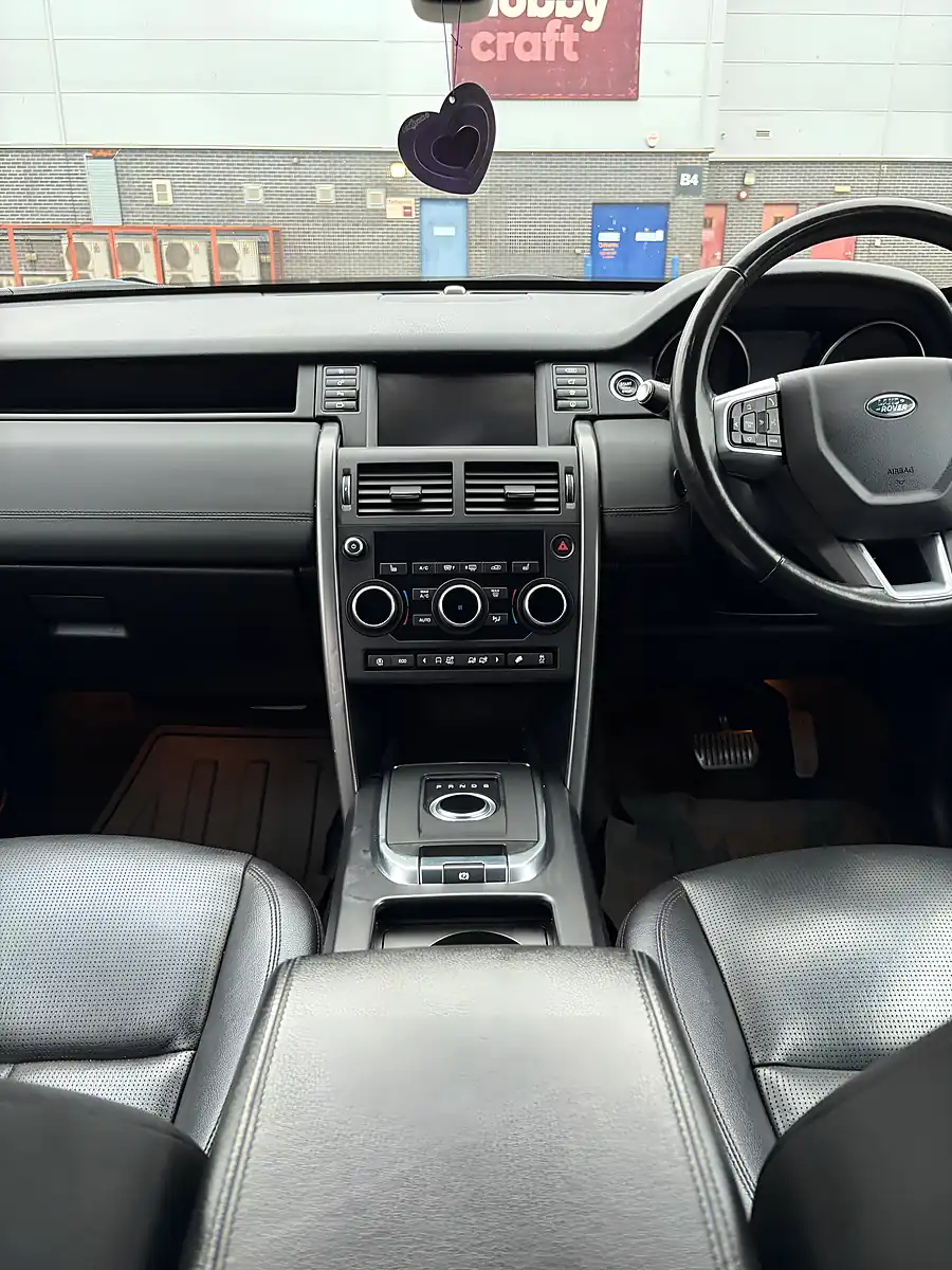 Used 2018 Land Rover Discovery Sport Landmark Grey - Interior and Exterior details 9