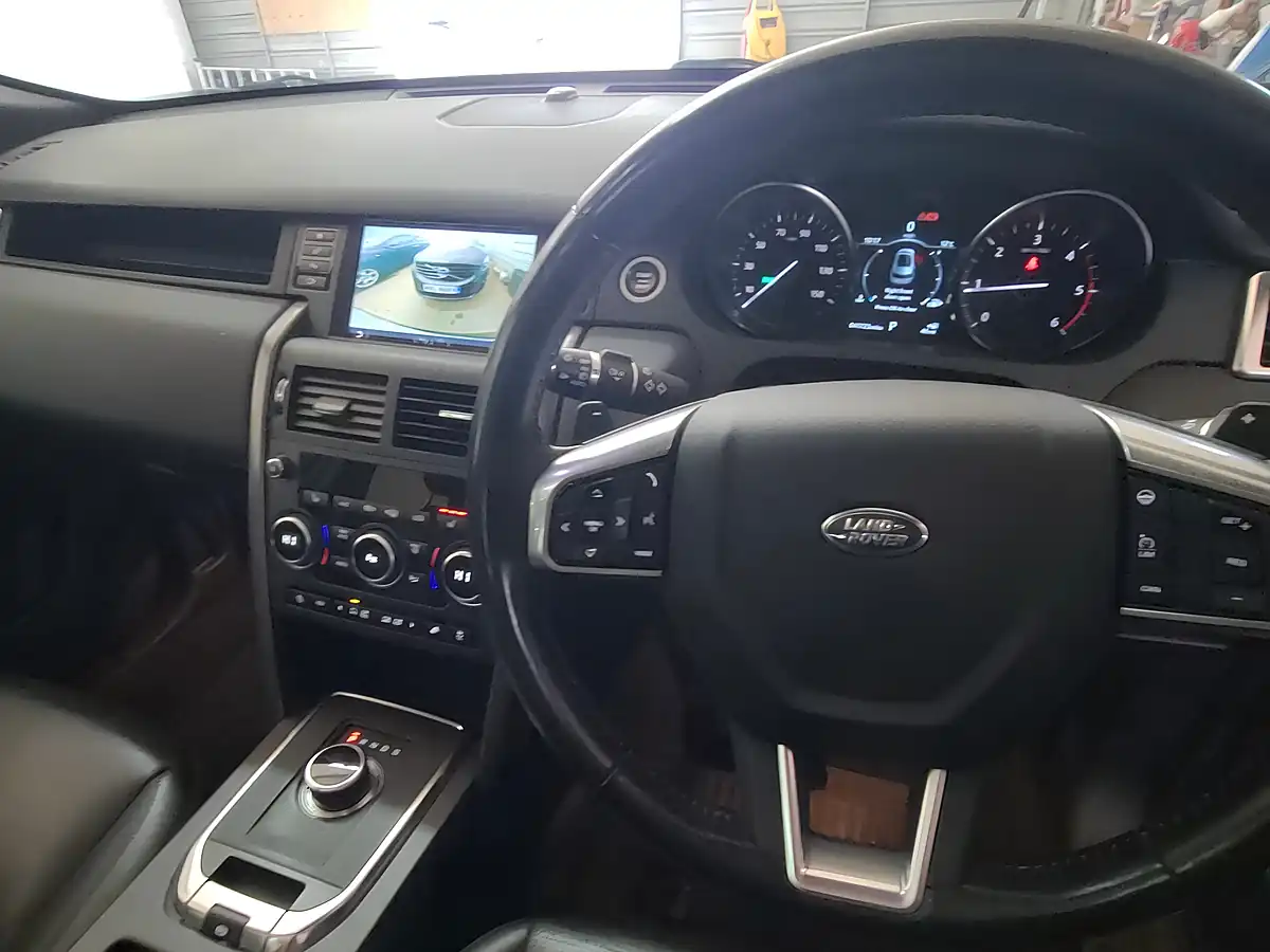 Used 2018 Land Rover Discovery Sport Landmark Grey - Interior and Exterior details 4
