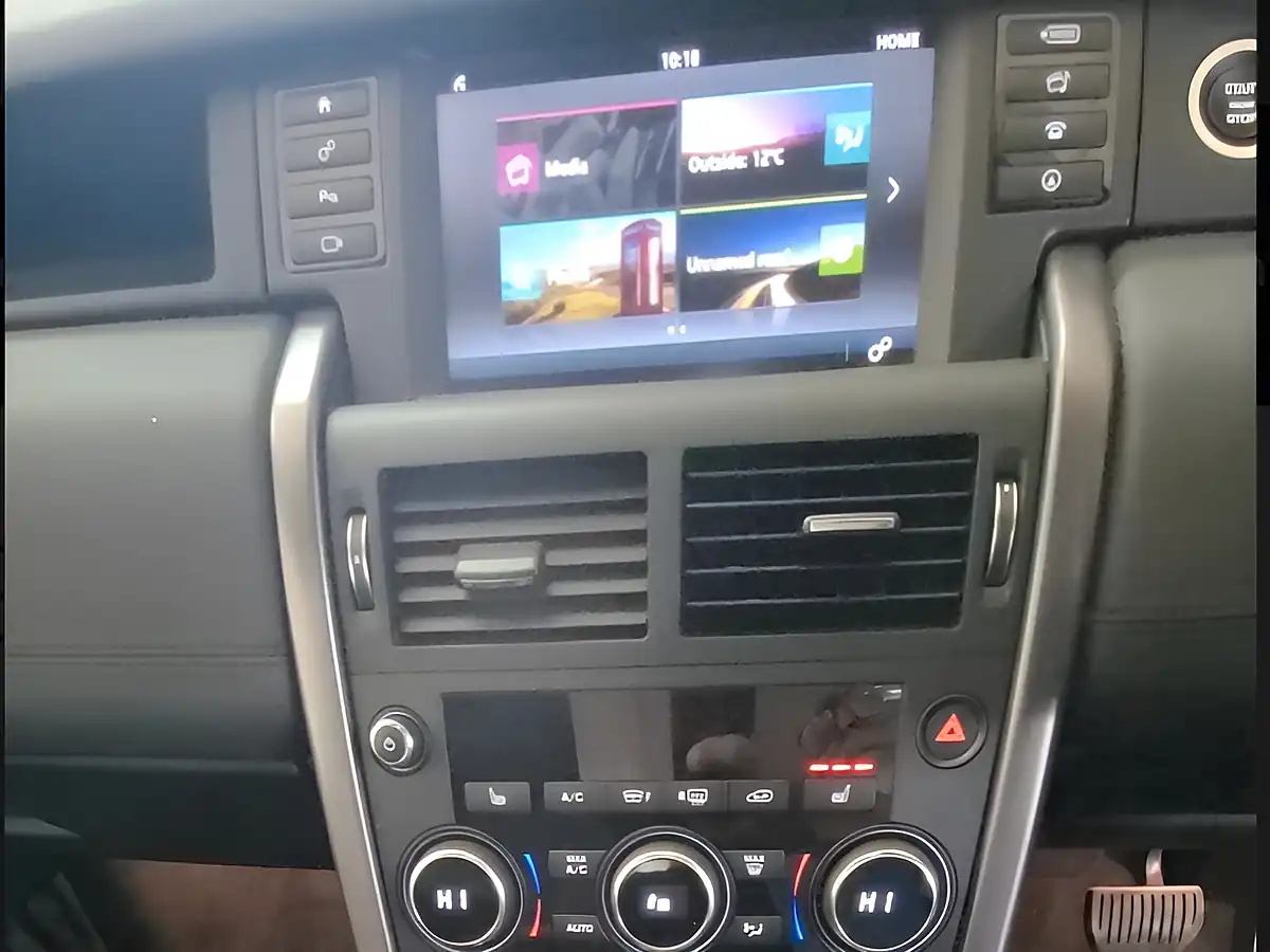 Used 2018 Land Rover Discovery Sport Landmark Grey - Interior and Exterior details 8
