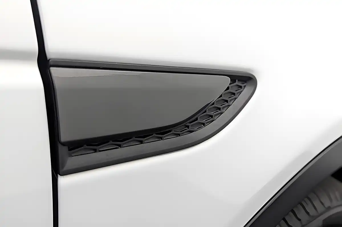 Used 2018 Land Rover Discovery Sport Landmark White - Interior and Exterior details 17