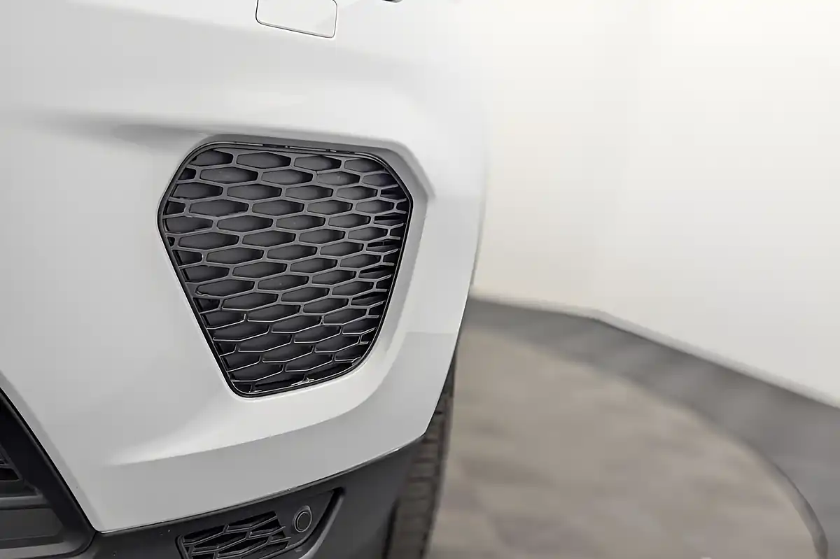 Used 2018 Land Rover Discovery Sport Landmark White - Interior and Exterior details 18