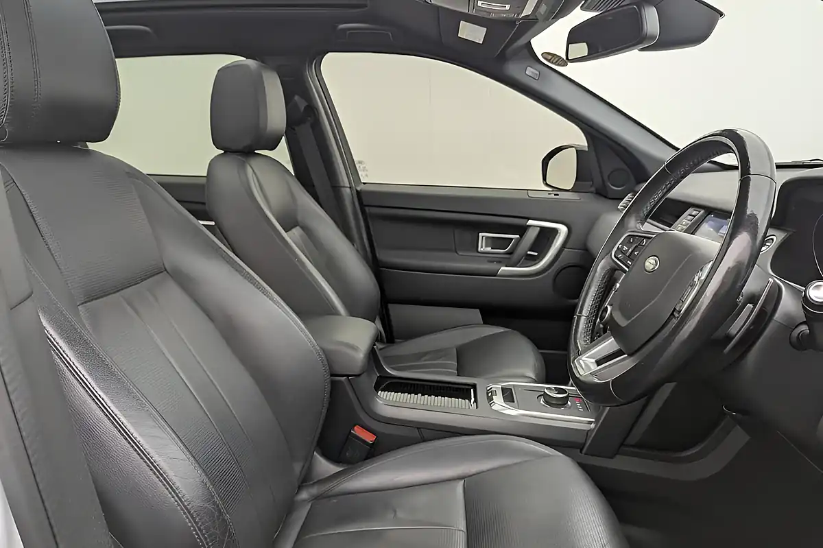 Used 2018 Land Rover Discovery Sport Landmark White - Interior and Exterior details 3