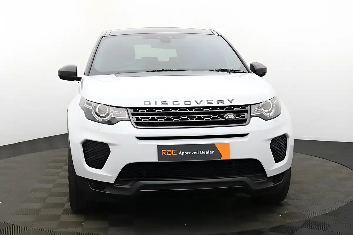 Used 2018 Land Rover Discovery Sport Landmark White - Interior and Exterior details 9
