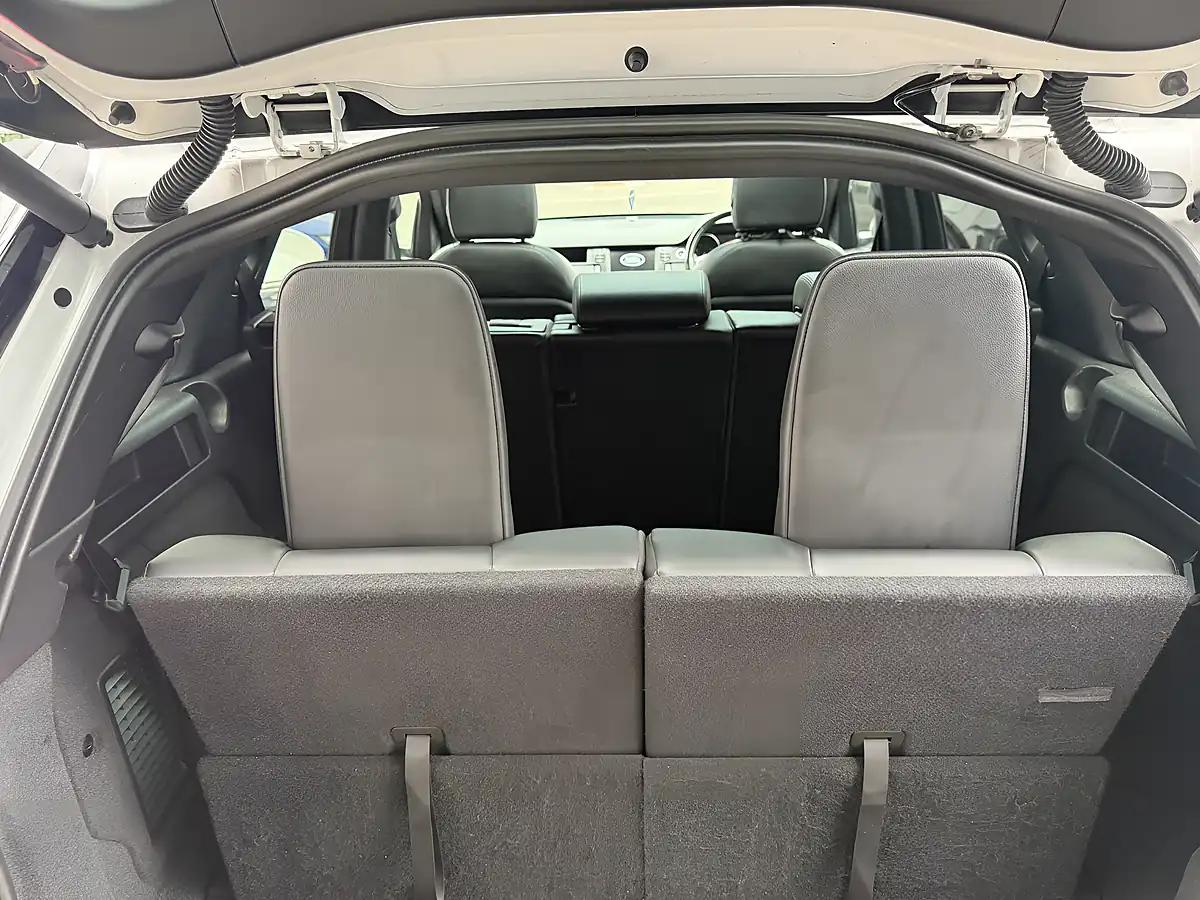 Used 2018 Land Rover Discovery Sport Landmark White - Interior and Exterior details 13