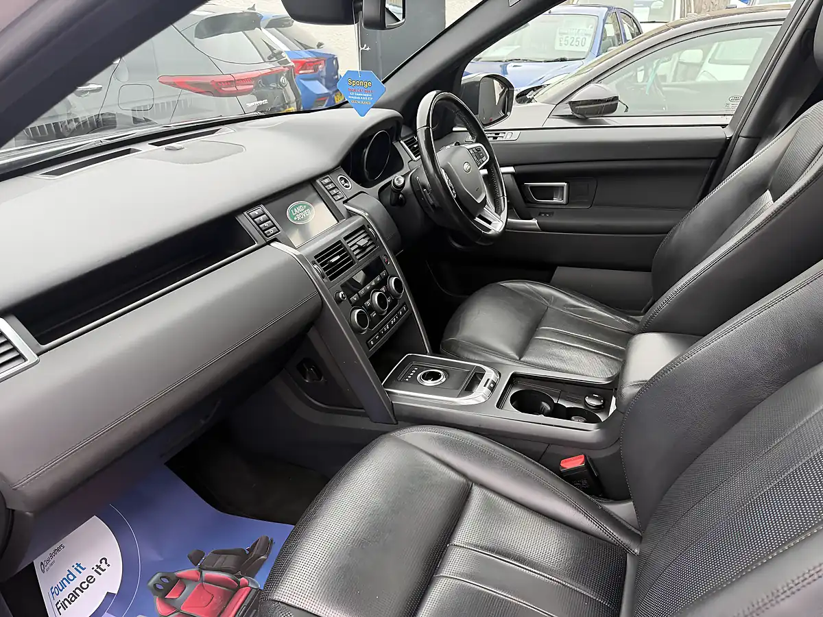 Used 2018 Land Rover Discovery Sport Landmark White - Interior and Exterior details 8