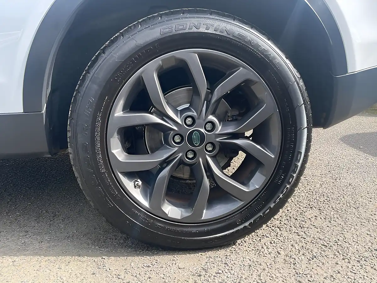 Used 2018 Land Rover Discovery Sport Landmark White - Interior and Exterior details 7