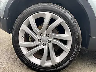 Used 2018 Land Rover Discovery Sport Se Grey - Interior and Exterior details 10