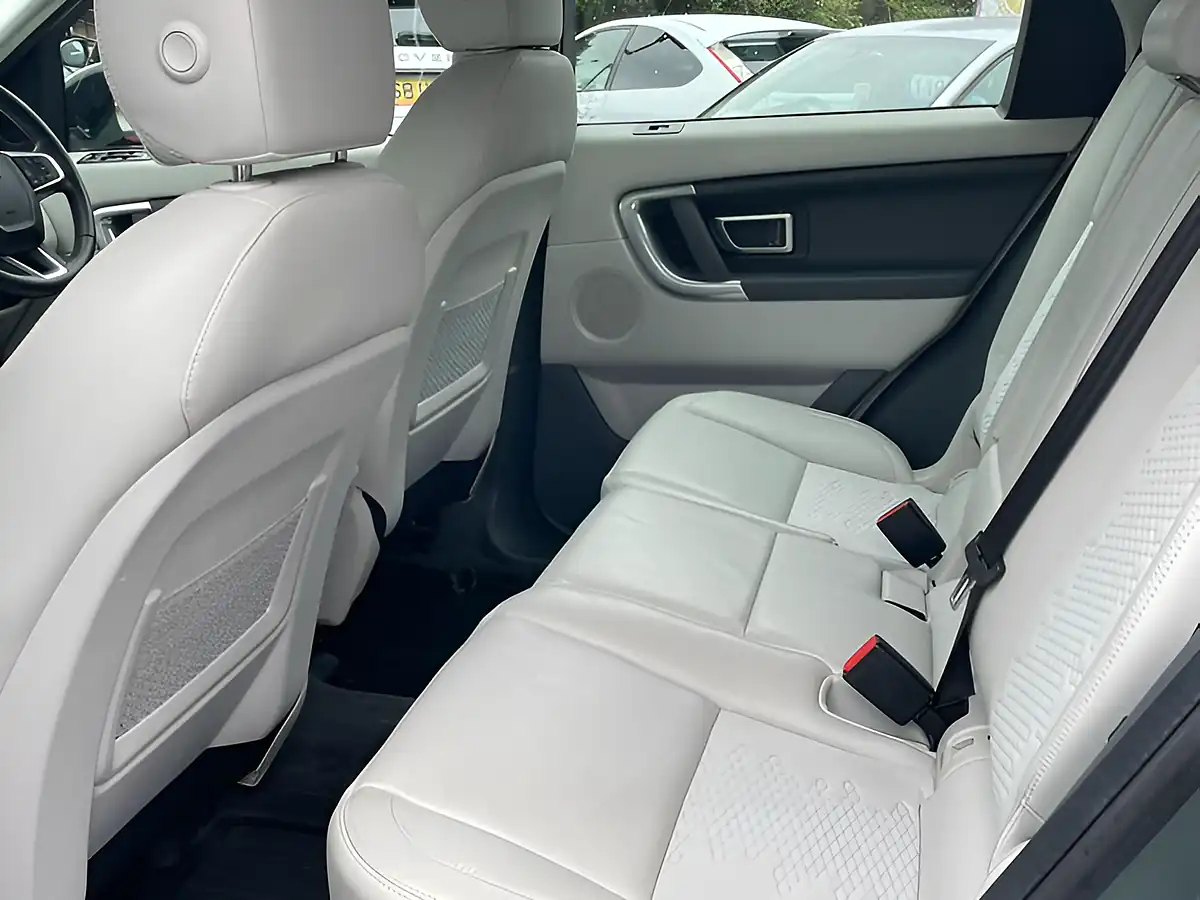 Used 2018 Land Rover Discovery Sport Se Grey - Interior and Exterior details 13