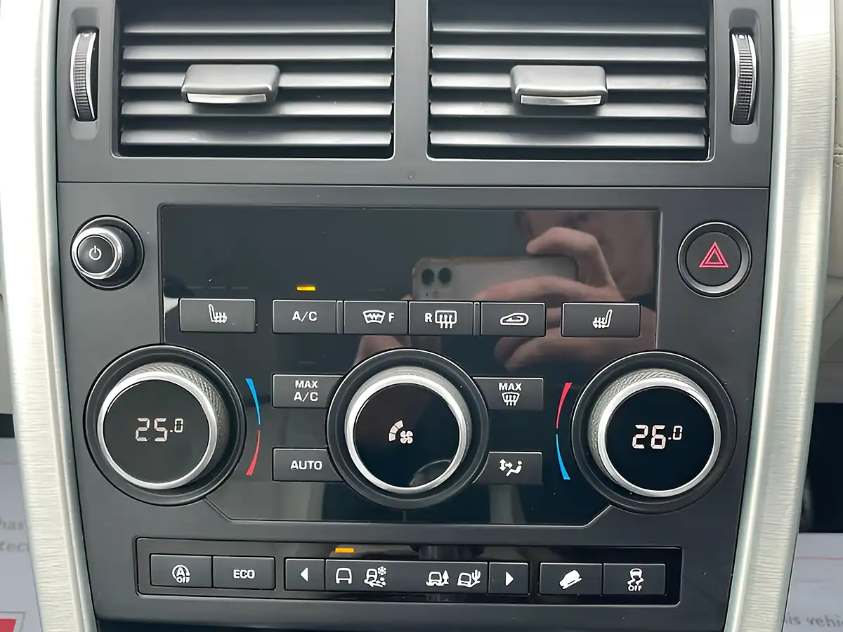 Used 2018 Land Rover Discovery Sport Se Grey - Interior and Exterior details 15