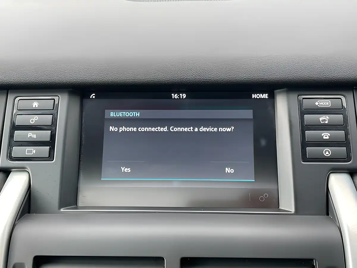 Used 2018 Land Rover Discovery Sport Se Grey - Interior and Exterior details 18