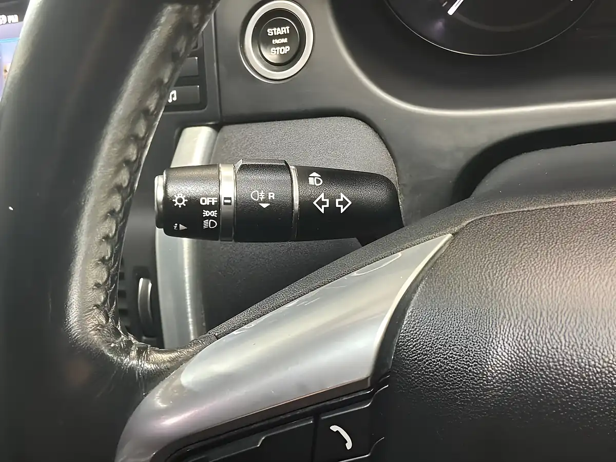 Used 2018 Land Rover Discovery Sport Se Red - Interior and Exterior details 14