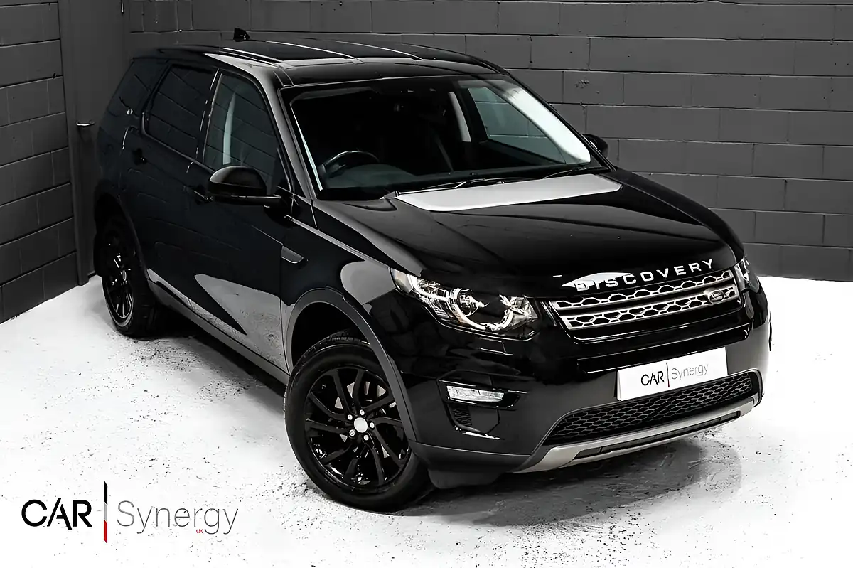 Used 2018 Land Rover Discovery Sport Se Tech Black - Front View