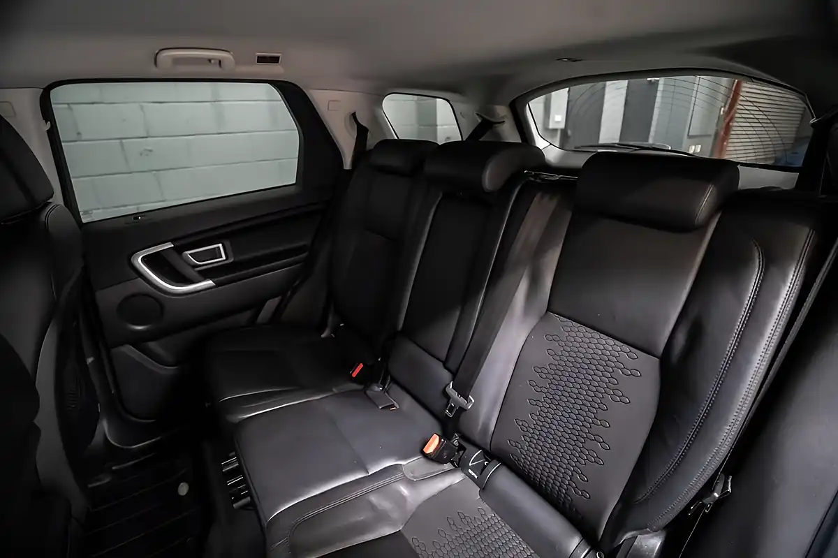 Used 2018 Land Rover Discovery Sport Se Tech Black - Interior and Exterior details 13