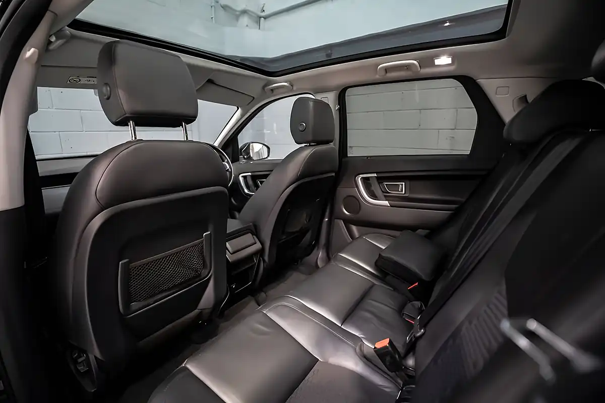 Used 2018 Land Rover Discovery Sport Se Tech Black - Interior and Exterior details 12