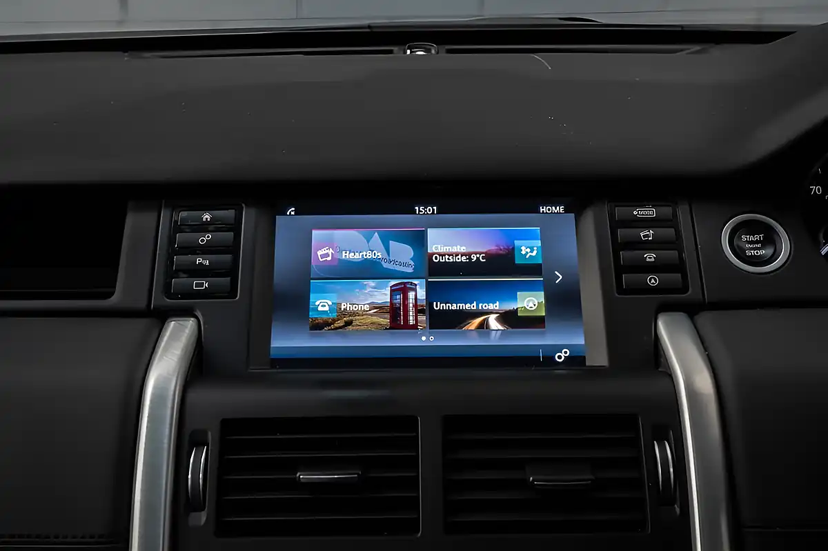 Used 2018 Land Rover Discovery Sport Se Tech Black - Interior and Exterior details 16