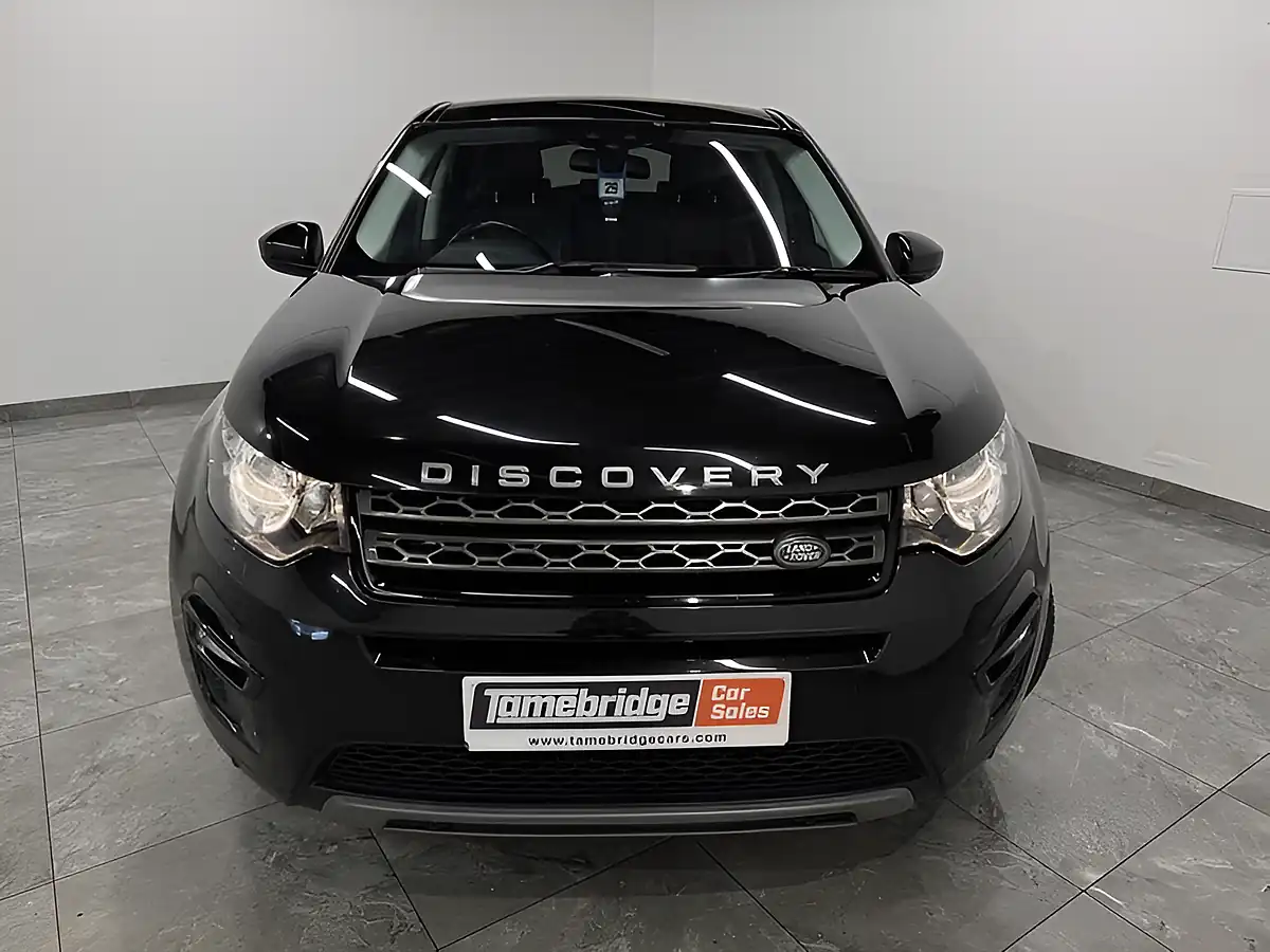 Used 2018 Land Rover Discovery Sport Se Tech Black - Interior and Exterior details 2