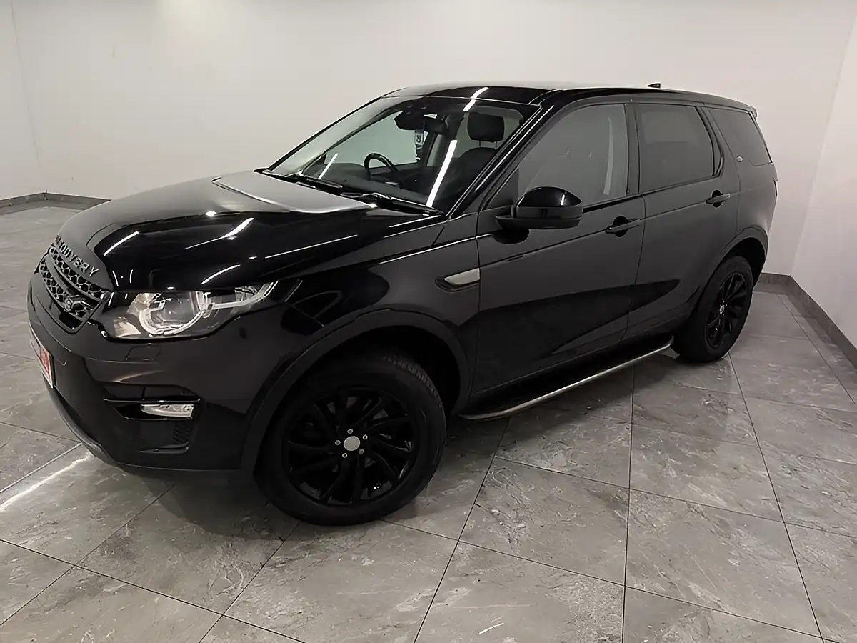Used 2018 Land Rover Discovery Sport Se Tech Black - Interior and Exterior details 3