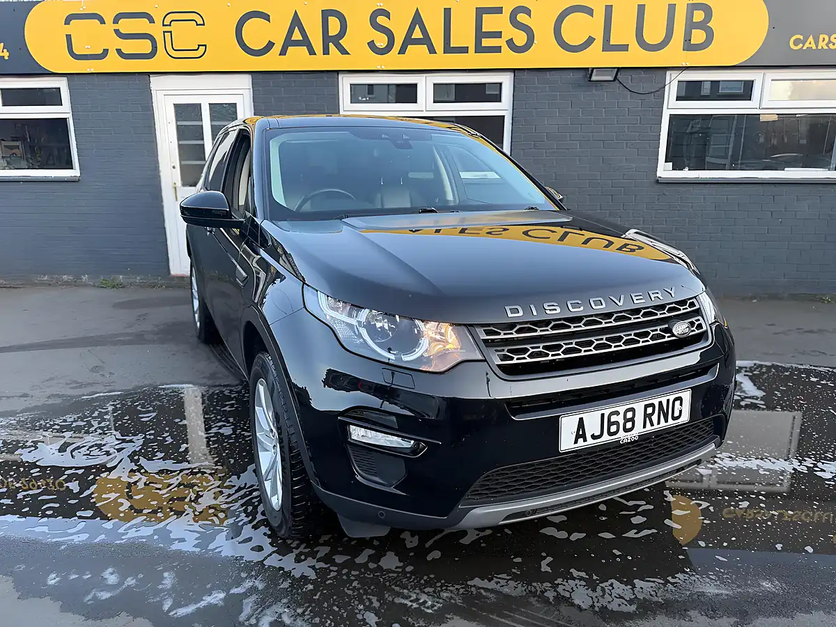 Used 2018 Land Rover Discovery Sport Se Tech Black - Front View
