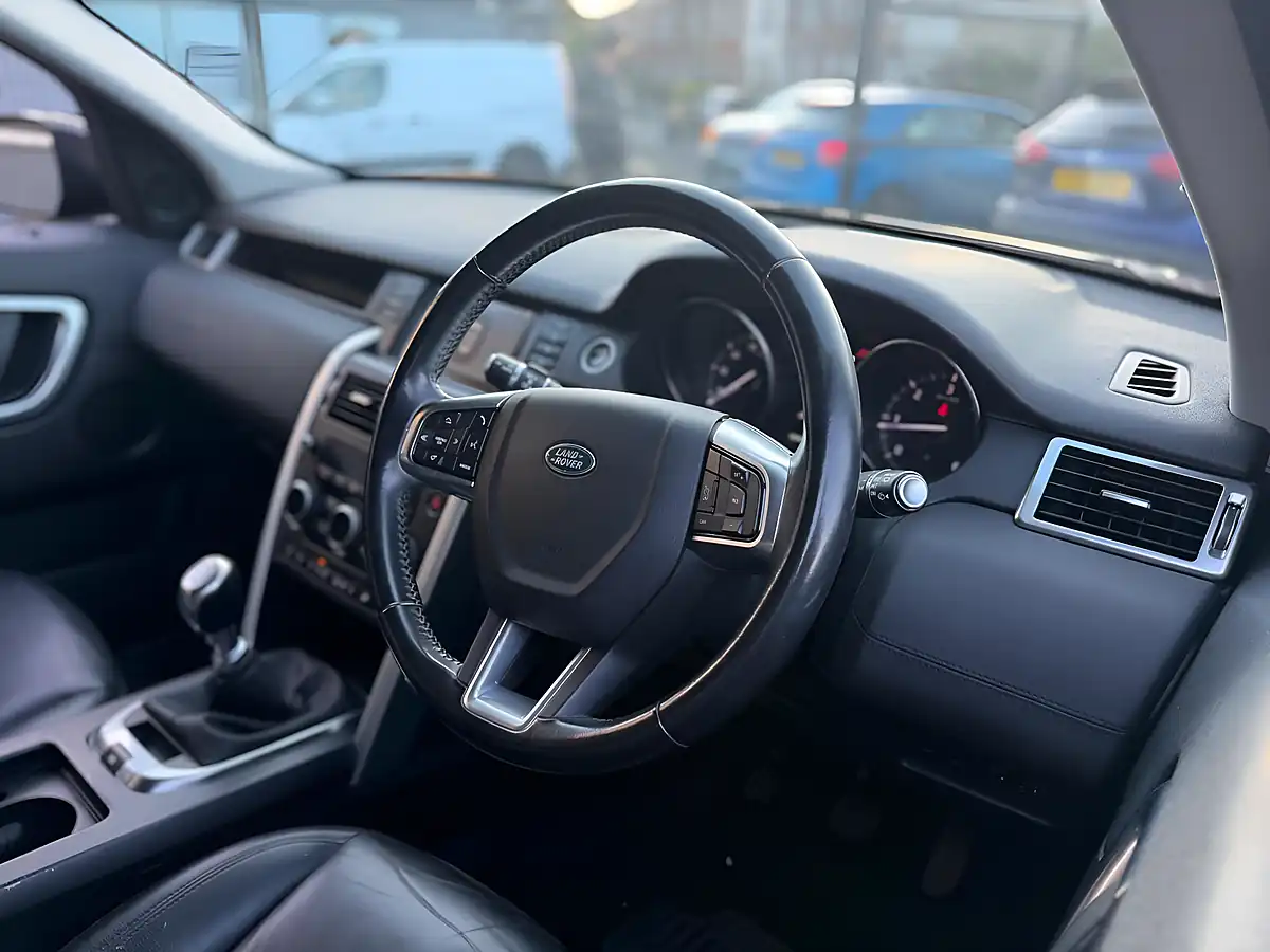 Used 2018 Land Rover Discovery Sport Se Tech Black - Interior and Exterior details 15