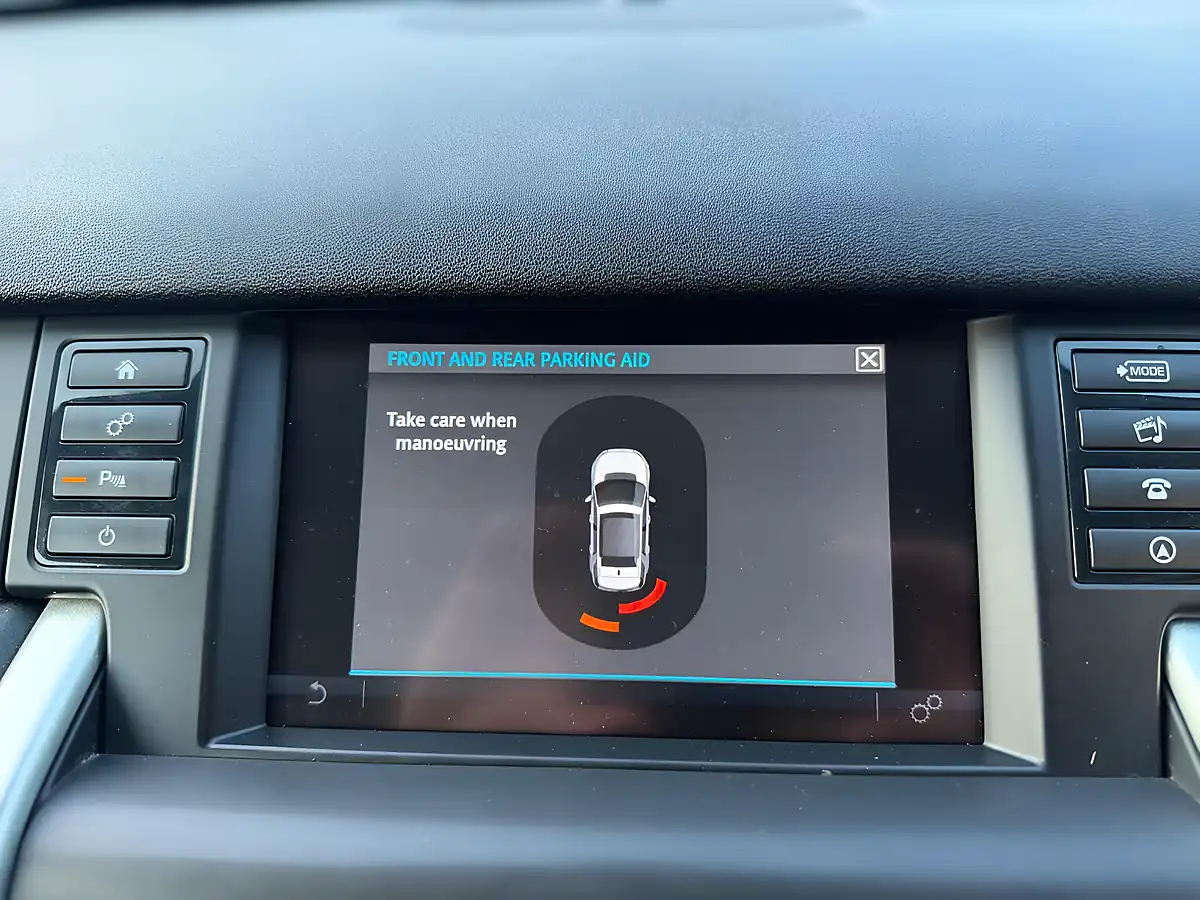 Used 2018 Land Rover Discovery Sport Se Tech Black - Interior and Exterior details 3