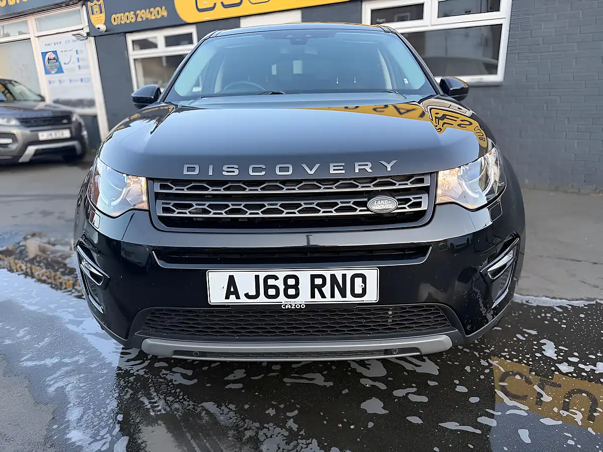 Used 2018 Land Rover Discovery Sport Se Tech Black - Interior and Exterior details 9