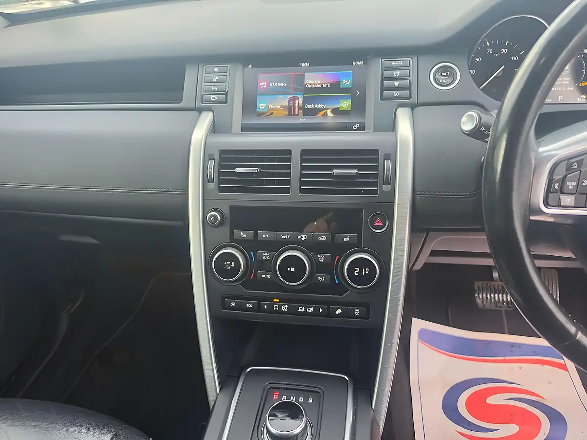Used 2018 Land Rover Discovery Sport Se Tech Black - Interior and Exterior details 11