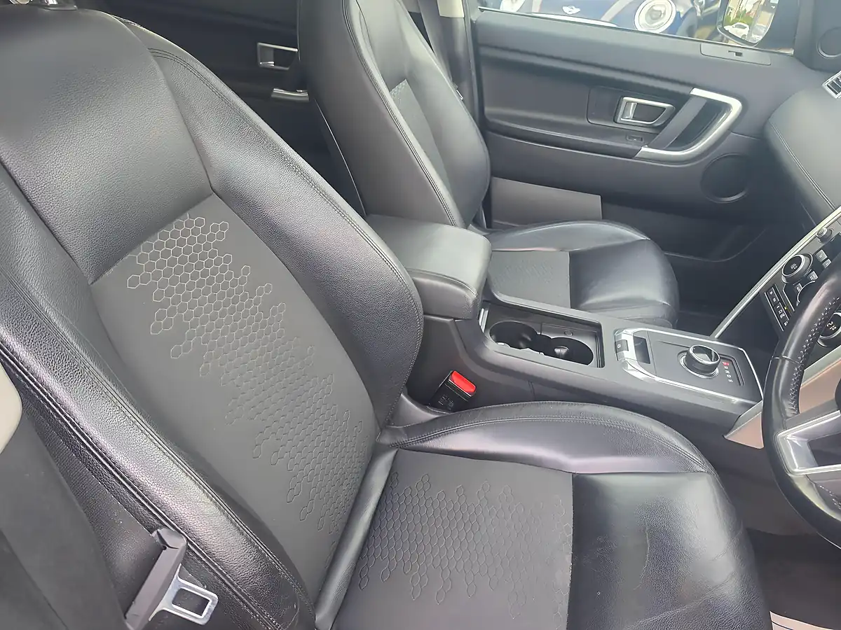 Used 2018 Land Rover Discovery Sport Se Tech Black - Interior and Exterior details 12