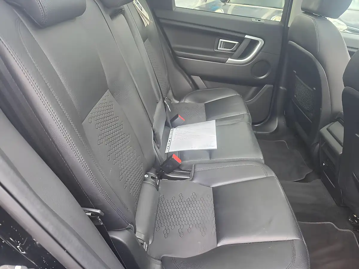Used 2018 Land Rover Discovery Sport Se Tech Black - Interior and Exterior details 13