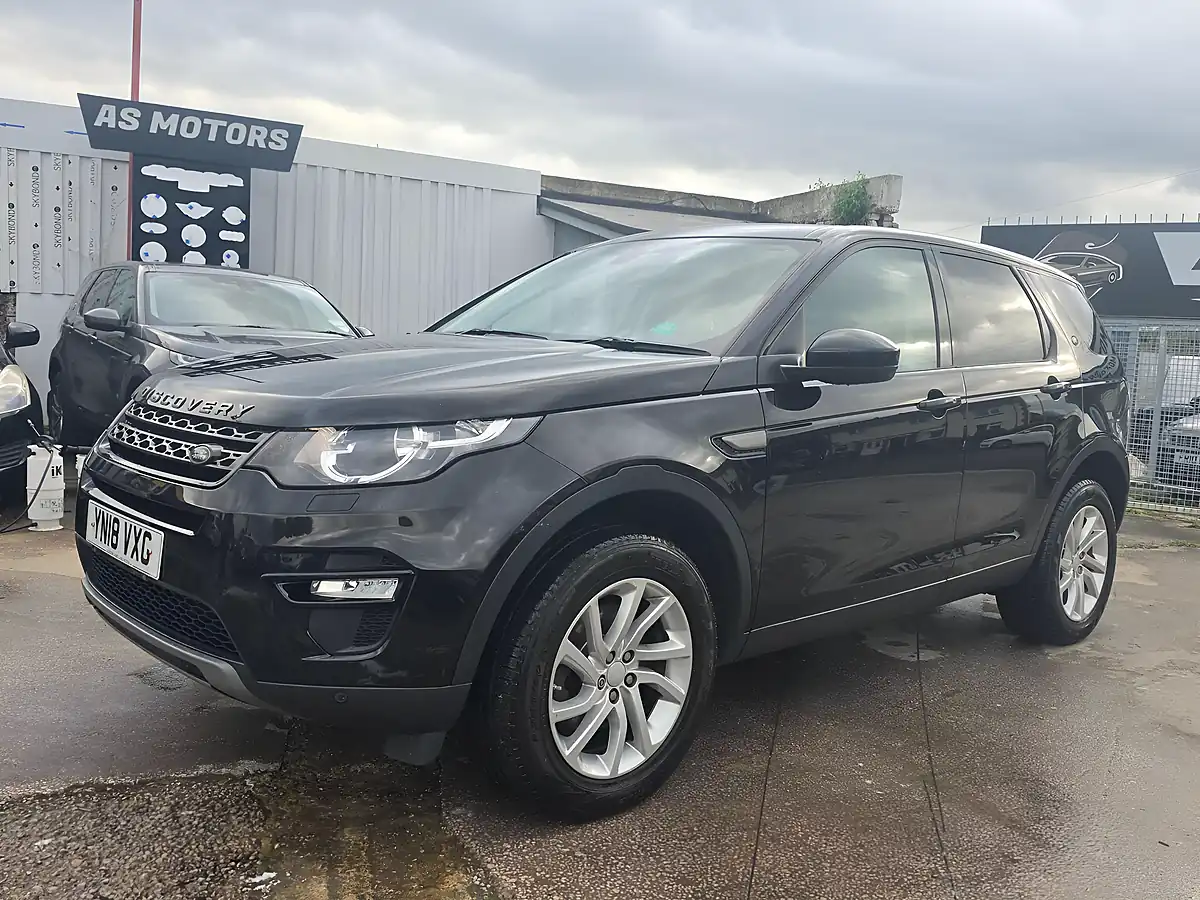 Used 2018 Land Rover Discovery Sport Se Tech Black - Interior and Exterior details 3