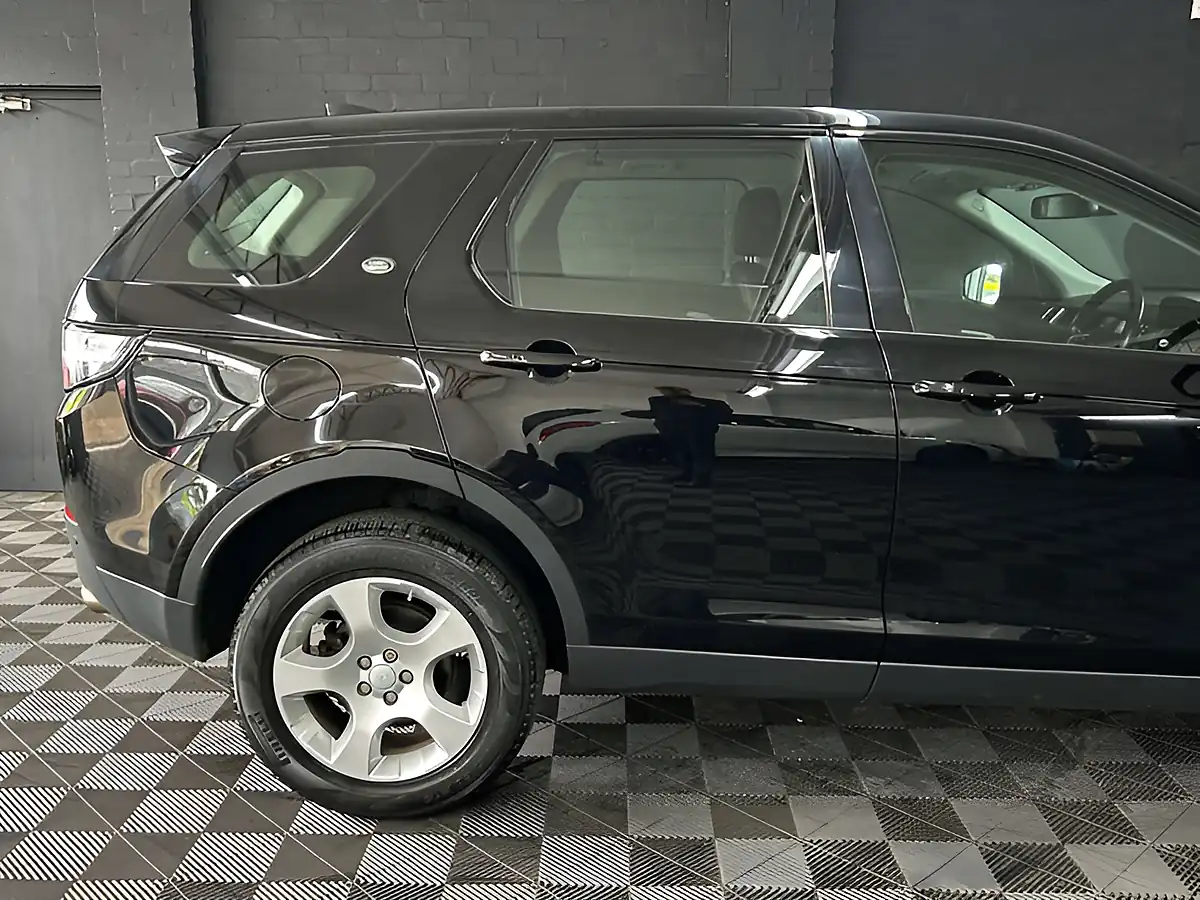 Used 2018 Land Rover Discovery Sport Se Tech Edition Black - Interior and Exterior details 15
