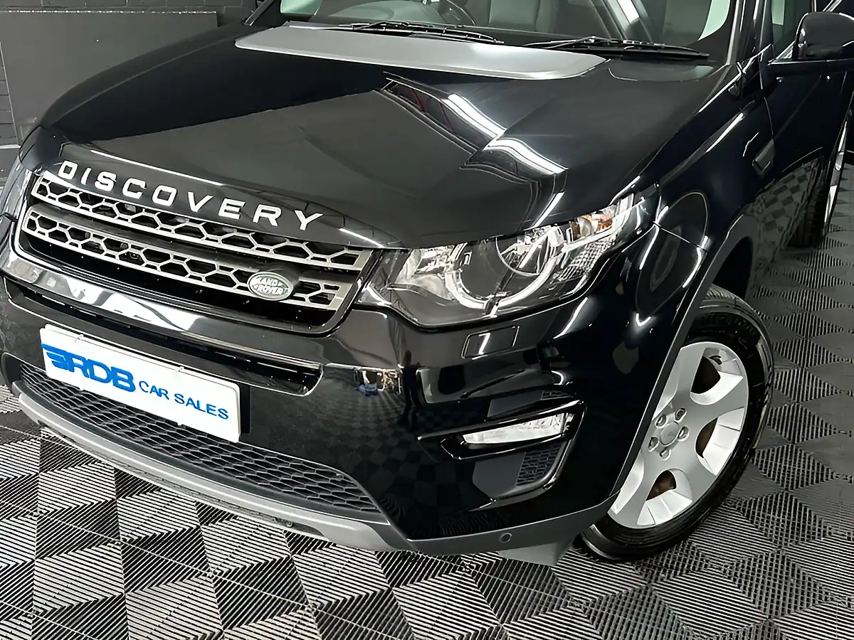 Used 2018 Land Rover Discovery Sport Se Tech Edition Black - Interior and Exterior details 5