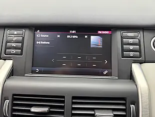 Used 2018 Land Rover Discovery Sport Se Tech Fuji White - Interior and Exterior details 15